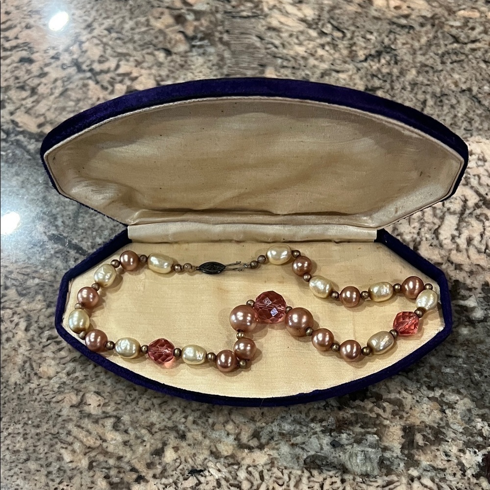 Elegant Pearl and Crystal Vintage Necklace